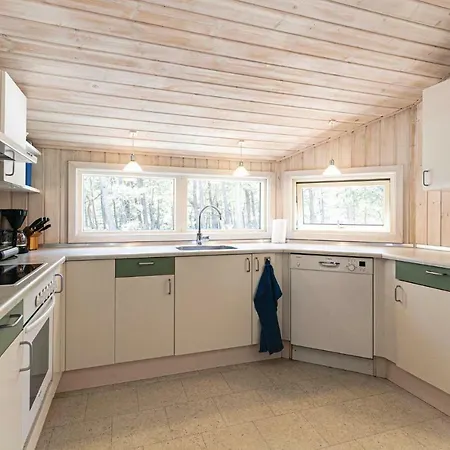 Pet Friendly Home In Nexo With Wifi Neksø